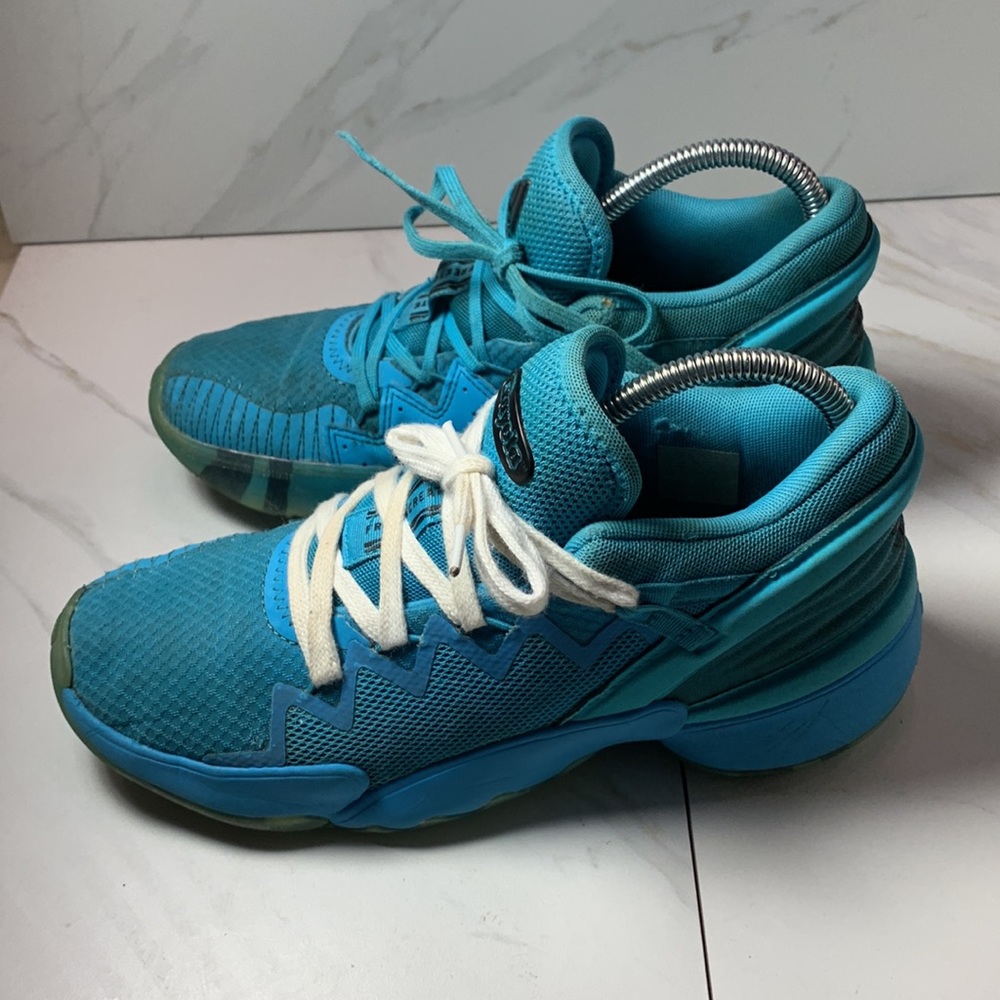 adidas D.O.N. Issue #2 Crayola Signal Cyan size 7